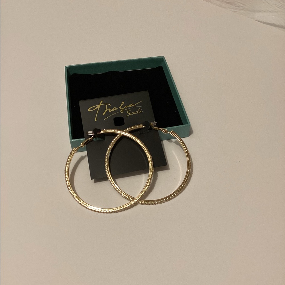 MACY DEPARTMENT STORE NECKLACE